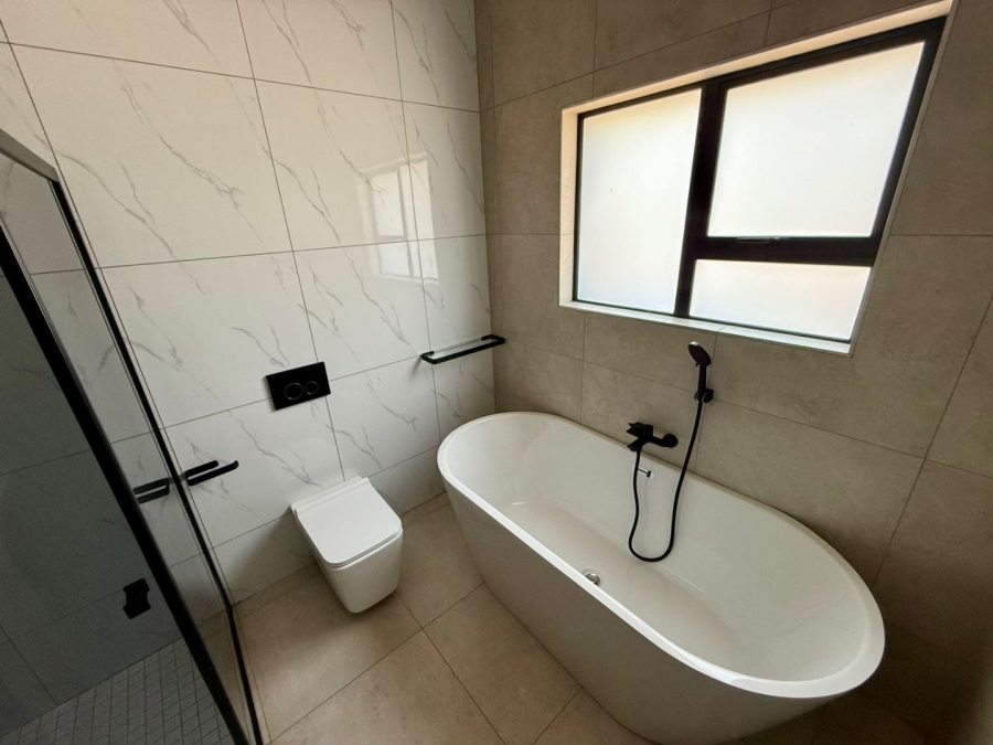 To Let 4 Bedroom Property for Rent in Melodie North West